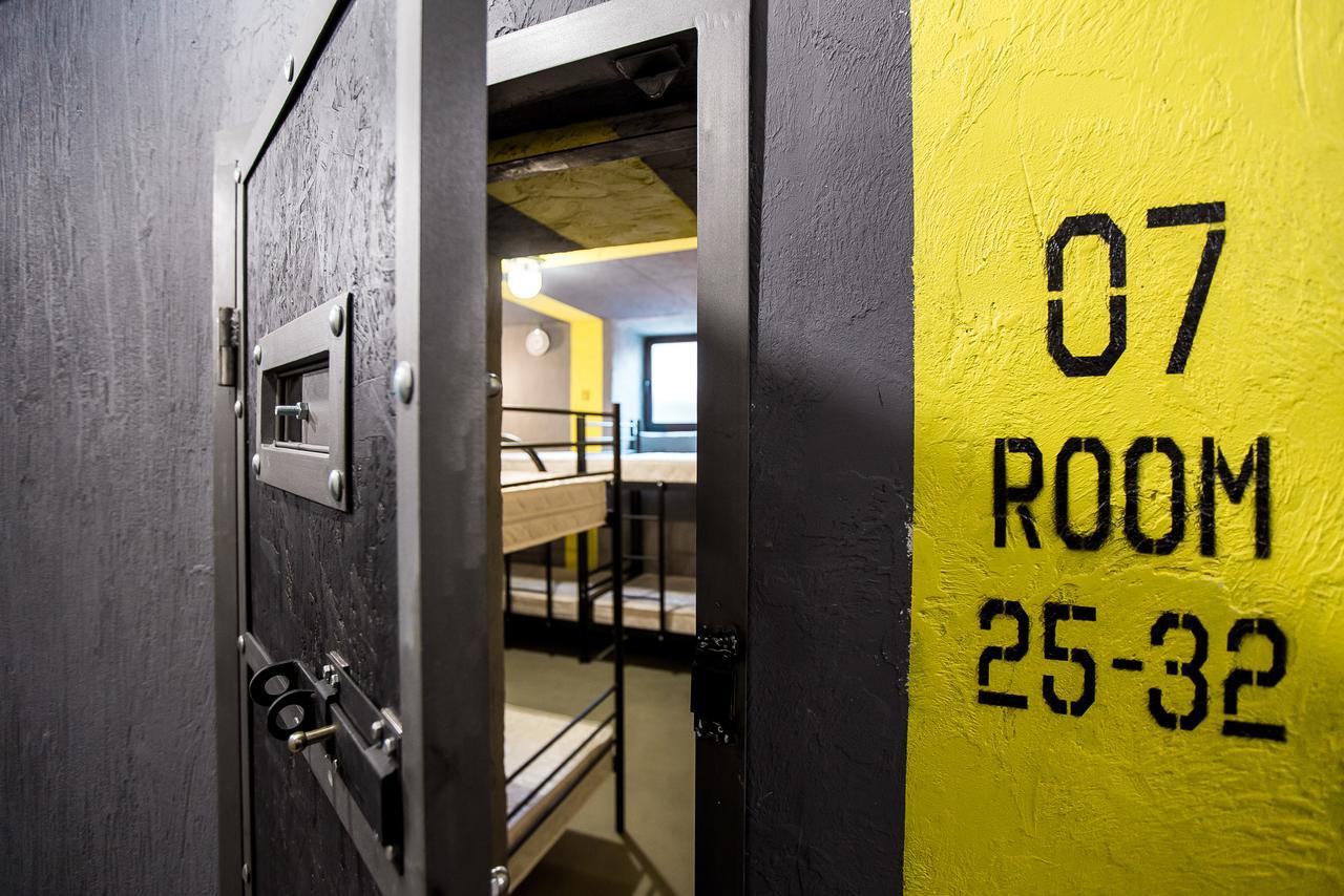 Lviv Loft Prison Vandrehjem Eksteriør billede