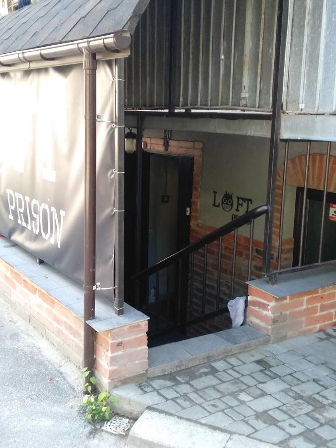 Lviv Loft Prison Vandrehjem Eksteriør billede